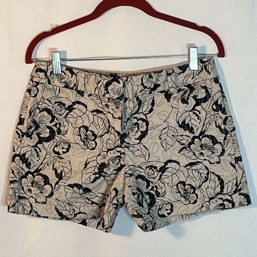 AnnTaylor Loft Women's shorts. Size 2. 4" inseam. Gently worn. Great condition.